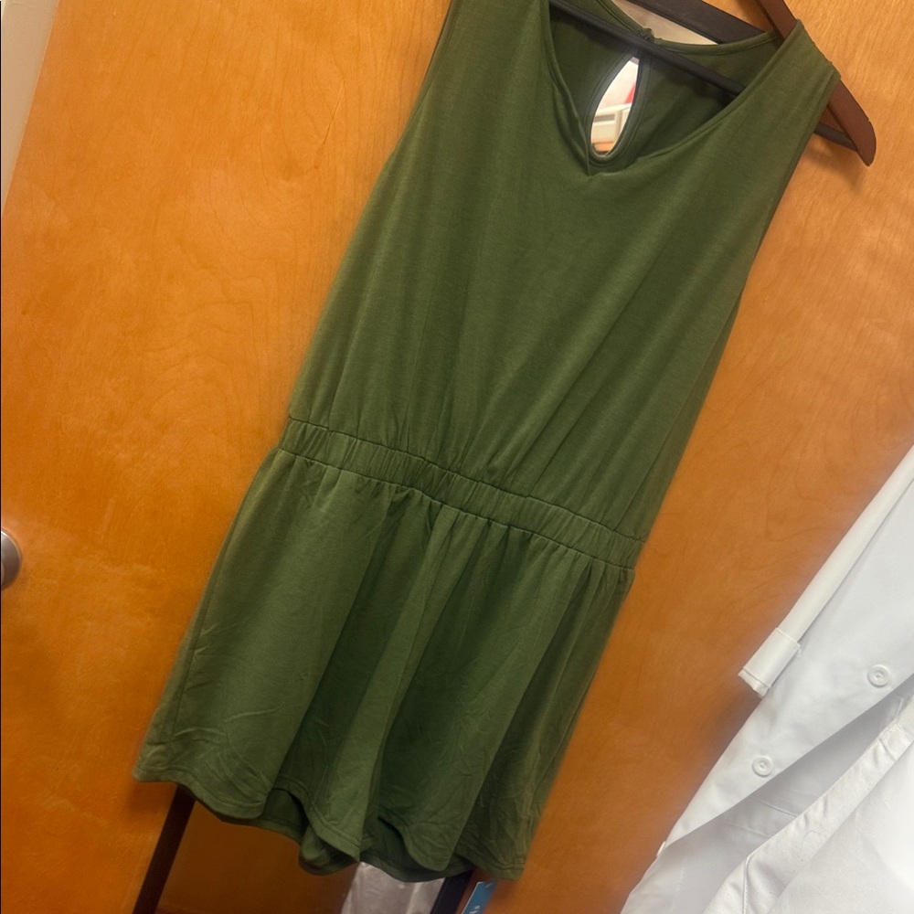 Green Sleeveless Dress